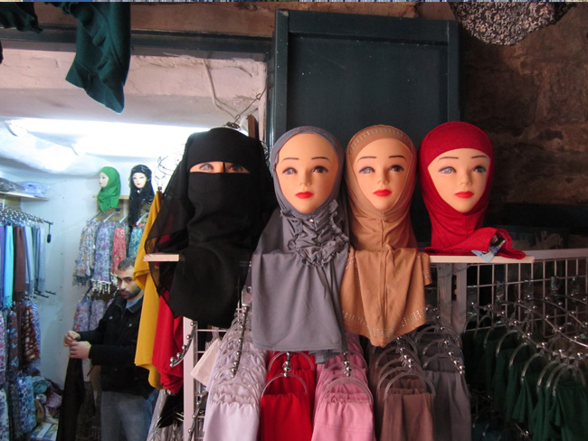 Choose your headcovering style in the Moslem Quarter