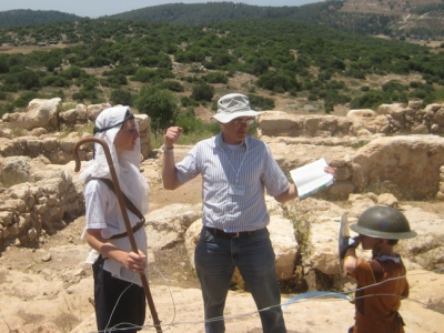 Rehearsal for reenacting the David and Goliath story at Khirbet Qeiyafa